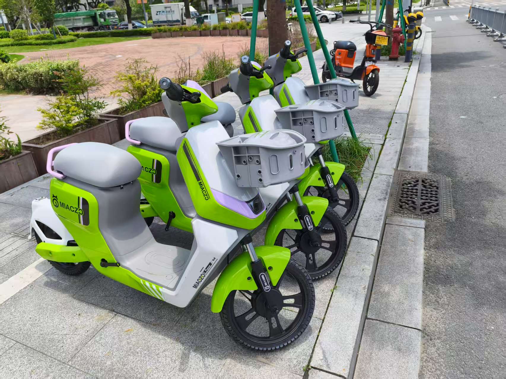 寧波江北街頭出現(xiàn)的喵走出行共享電單車(chē) 寧波江北街頭出現(xiàn)的喵走出行共享電單車(chē)